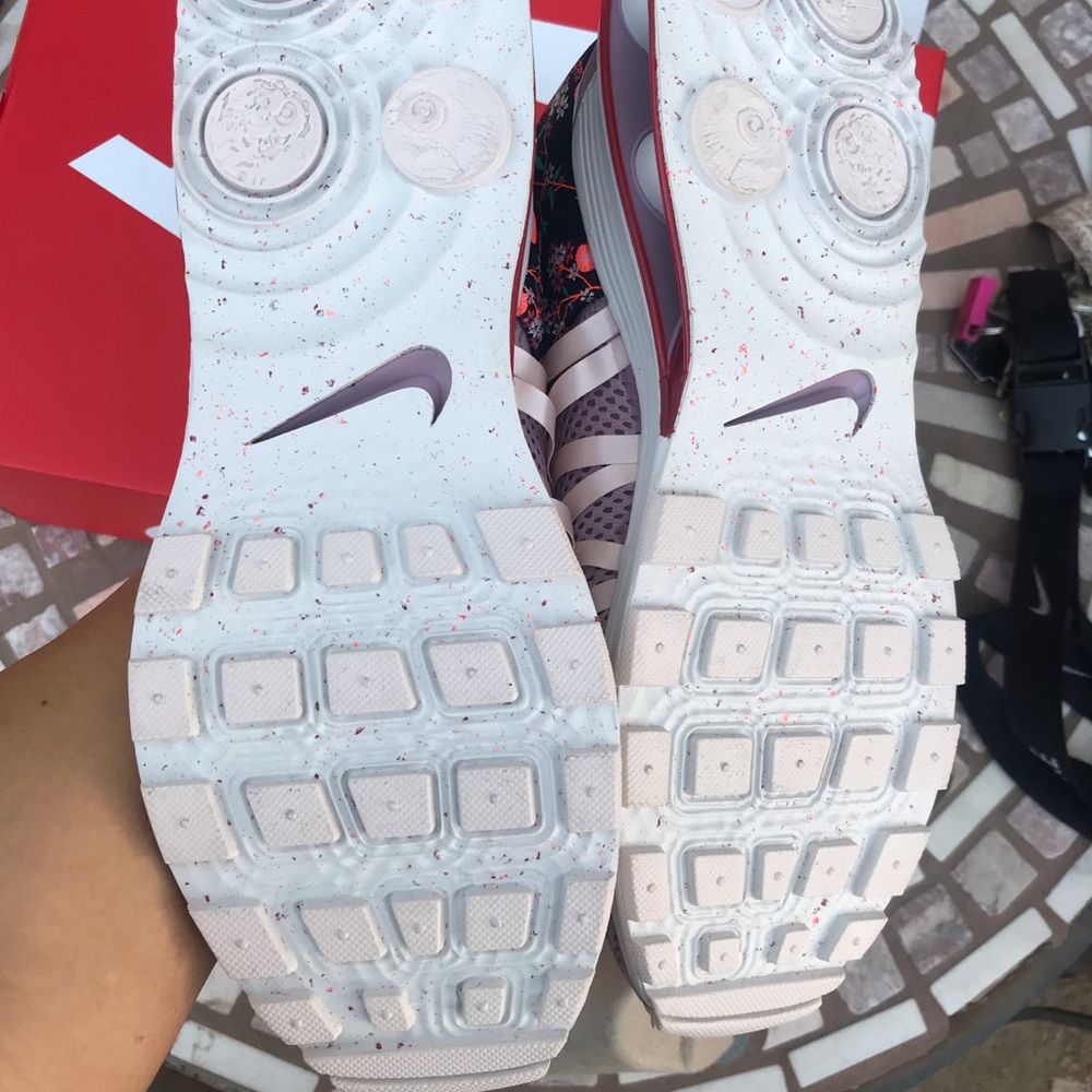 NIKE WOMENS AUTHENTIC SHOX Sz 7,8,8.5 New - Picture 7 of 8